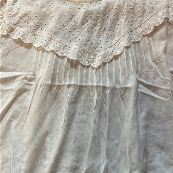 Torrid White Eyelet Lace Women's Top 2 - Picture 4 of 7